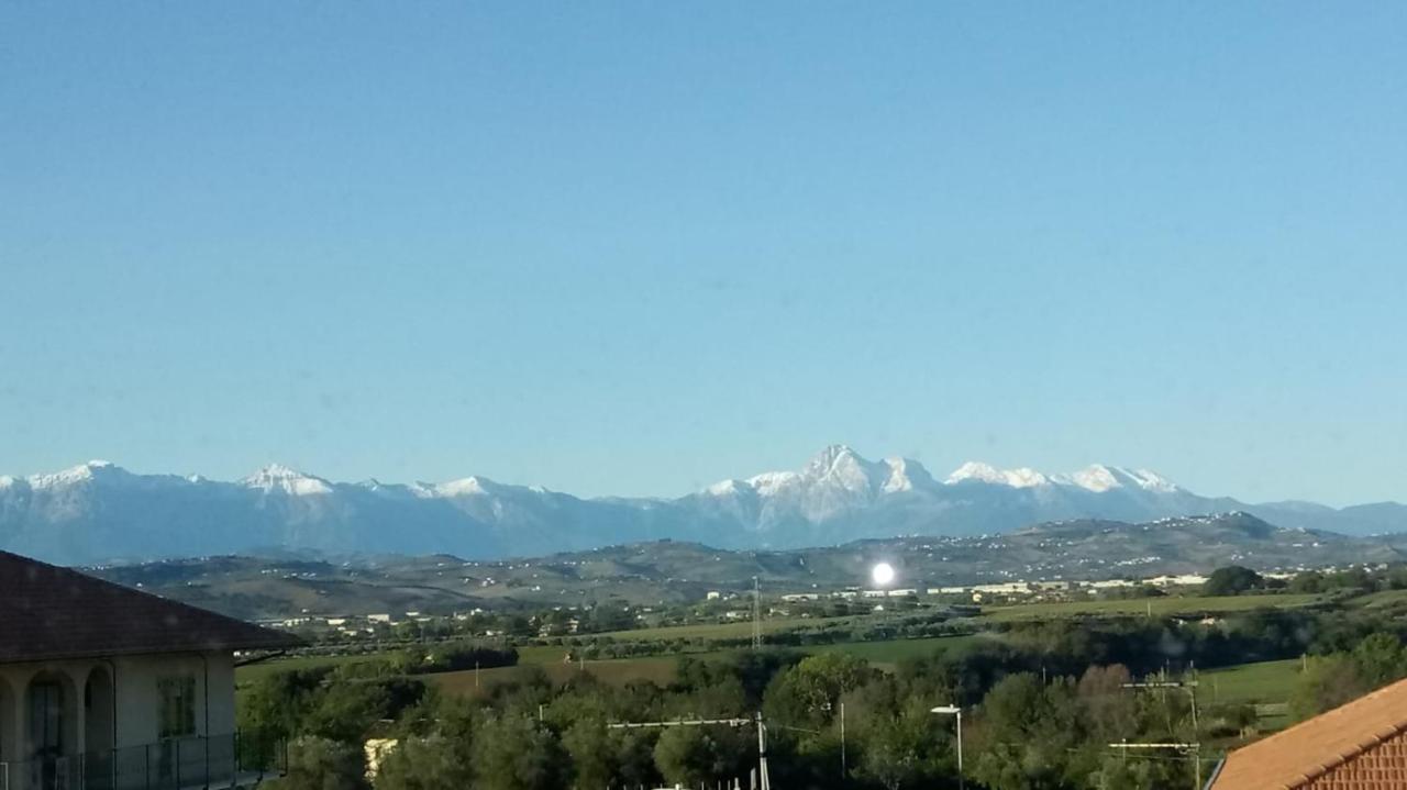 Il Cielo In Una Stanza Hotel Giulianova Kültér fotó